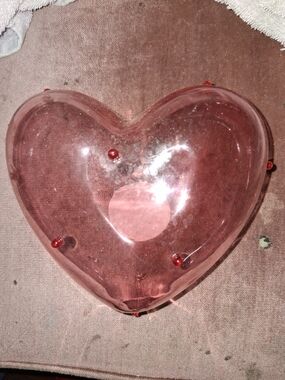 Heart-Shaped Glass Decorative Bowl - Pink